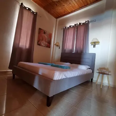 Sea Caves Villa *