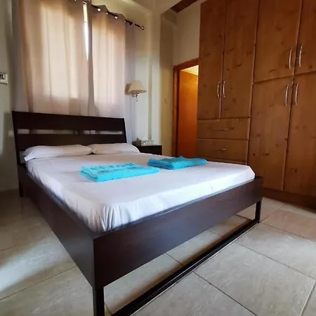 Sea Caves Villa *